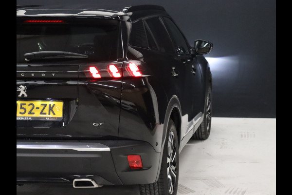 Peugeot 2008 1.2 PureTech GT [APPLE CARPLAY, DIGITAL DASH, SFEERVERLICHTING, TREKHAAK AFNEEMBAAR, CAMERA, CLIMATE CONTROL, HALF LEDER, DODEHOEK DETECTOR, NAVIGATIE, NIEUWSTAAT]
