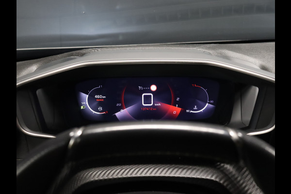 Peugeot 2008 1.2 PureTech GT [APPLE CARPLAY, DIGITAL DASH, SFEERVERLICHTING, TREKHAAK AFNEEMBAAR, CAMERA, CLIMATE CONTROL, HALF LEDER, DODEHOEK DETECTOR, NAVIGATIE, NIEUWSTAAT]