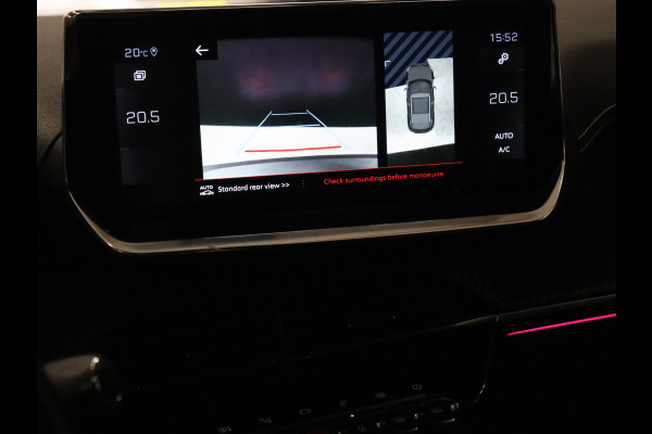Peugeot 2008 1.2 PureTech GT [APPLE CARPLAY, DIGITAL DASH, SFEERVERLICHTING, TREKHAAK AFNEEMBAAR, CAMERA, CLIMATE CONTROL, HALF LEDER, DODEHOEK DETECTOR, NAVIGATIE, NIEUWSTAAT]