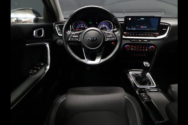 Kia Ceed 1.0 T-GDi DynamicPlusLine [CARPLAY, CRUISE CONTROL, STOEL EN STUURVERWARMING, HALF LEDER, CAMERA, PDC ACHTER, CLIMATE CONTROL, NAVIGATIE, NIEUWSTAAT]