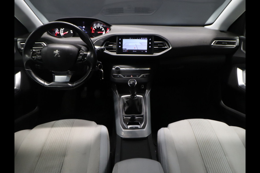 Peugeot 308 SW 1.2 PureTech Blue Lease Premium [CARPLAY, CRUISE CONTROL, DENON AUDIO INSTALLATIE, TREKHAAK, CAMERA, PDC V+A, NAVIGATIE, NIEUWSTAAT]