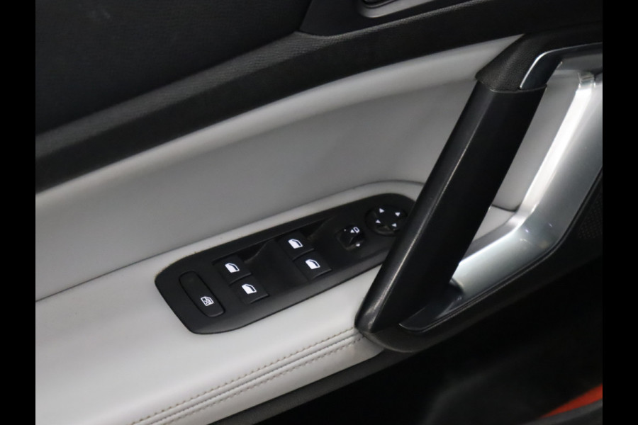 Peugeot 308 SW 1.2 PureTech Blue Lease Premium [CARPLAY, CRUISE CONTROL, DENON AUDIO INSTALLATIE, TREKHAAK, CAMERA, PDC V+A, NAVIGATIE, NIEUWSTAAT]