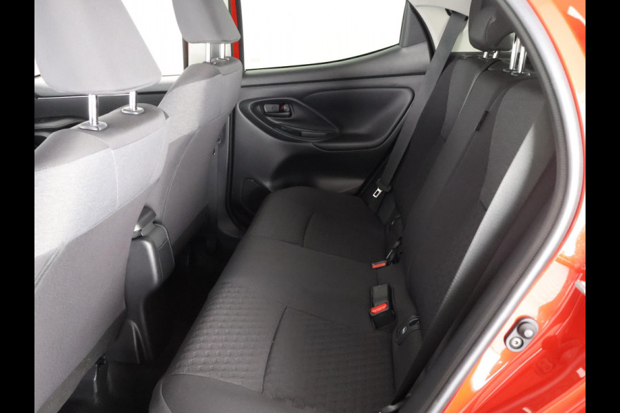 Toyota Yaris 1.5 HYBRID DYNAMIC-PACK BI TONE GARANTIE TOT 2033 CARPLAY NAVI.CLIMA.CRUISE.CAMERA.LMV