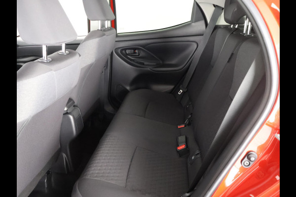 Toyota Yaris 1.5 HYBRID DYNAMIC-PACK BI TONE GARANTIE TOT 2033 CARPLAY NAVI.CLIMA.CRUISE.CAMERA.LMV