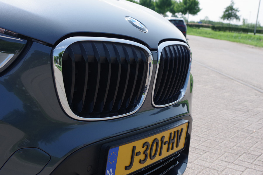 BMW X1 xDrive20i 192 PK Automaat High Executive, Head-Up, Climate Control, Trekhaak, Sportstoelen