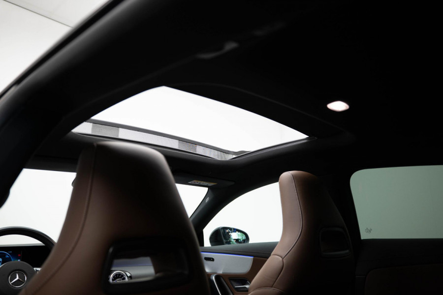 Mercedes-Benz CLA-Klasse Shooting Brake CLA250 e AMG Line |Pano|Leder|Ambient|Trekhaak|Adaptive|