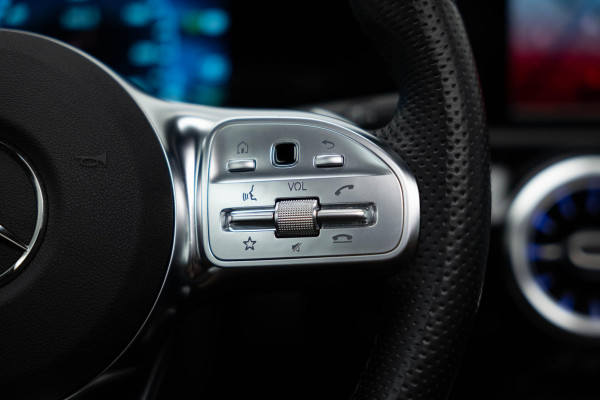 Mercedes-Benz CLA-Klasse Shooting Brake CLA250 e AMG Line |Pano|Leder|Ambient|Trekhaak|Adaptive|