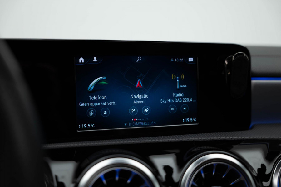 Mercedes-Benz CLA-Klasse Shooting Brake CLA250 e AMG Line |Pano|Leder|Ambient|Trekhaak|Adaptive|