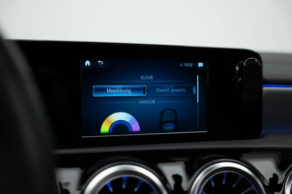 Mercedes-Benz CLA-Klasse Shooting Brake CLA250 e AMG Line |Pano|Leder|Ambient|Trekhaak|Adaptive|