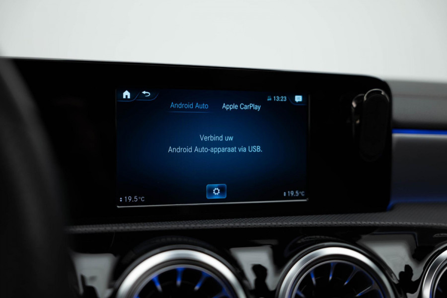 Mercedes-Benz CLA-Klasse Shooting Brake CLA250 e AMG Line |Pano|Leder|Ambient|Trekhaak|Adaptive|