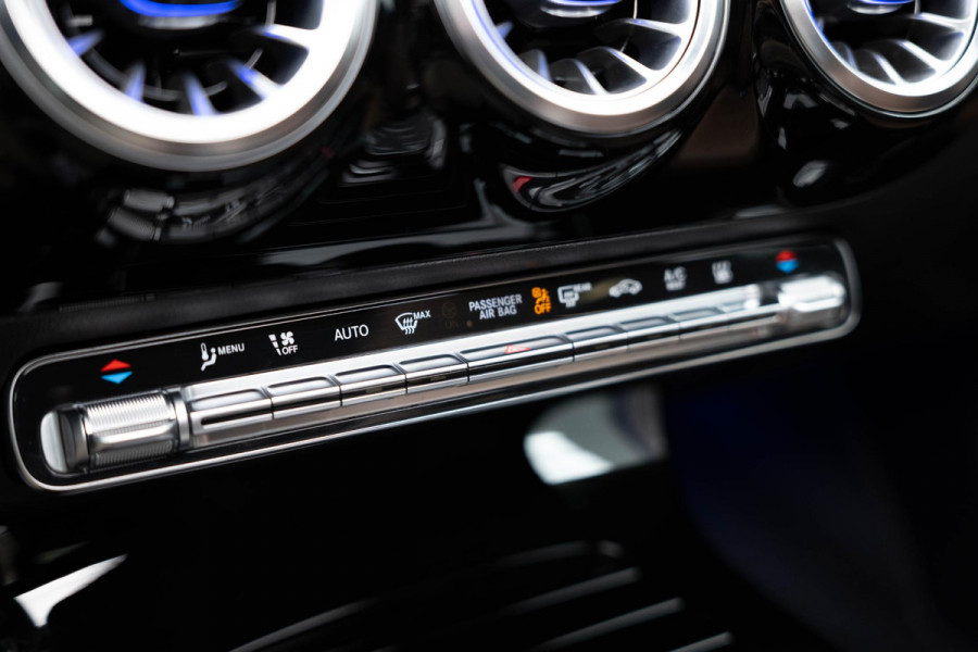 Mercedes-Benz CLA-Klasse Shooting Brake CLA250 e AMG Line |Pano|Leder|Ambient|Trekhaak|Adaptive|