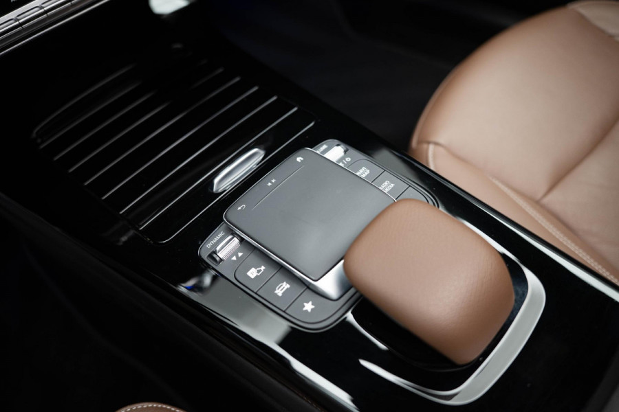 Mercedes-Benz CLA-Klasse Shooting Brake CLA250 e AMG Line |Pano|Leder|Ambient|Trekhaak|Adaptive|