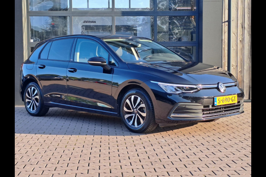 Volkswagen Golf 1.5 eTSI R-Line Business+ | LED | Trekhaak | All-seasons | ACC | Keyless | Stoelverwarming |