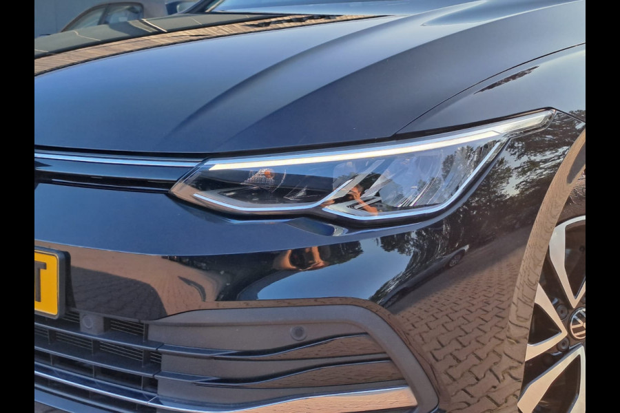 Volkswagen Golf 1.5 eTSI R-Line Business+ | LED | Trekhaak | All-seasons | ACC | Keyless | Stoelverwarming |