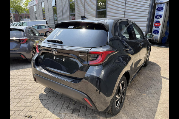Toyota Yaris 1.5 Hybrid Dynamic Luxury | Stoelverwarming | Camera | Lichtmetalen velgen |