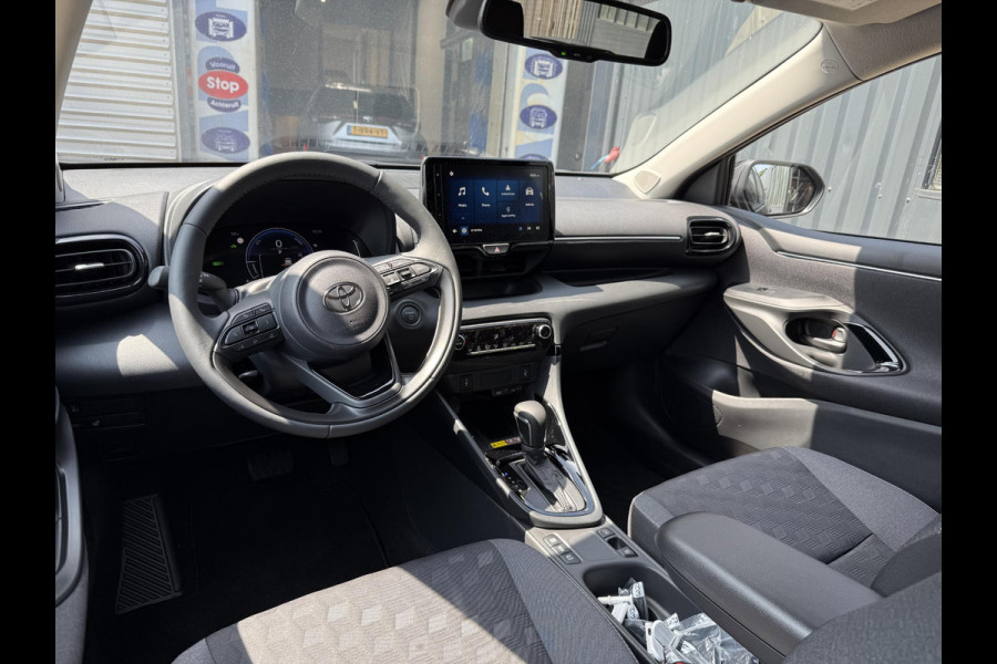 Toyota Yaris 1.5 Hybrid Dynamic Luxury | Stoelverwarming | Camera | Lichtmetalen velgen |