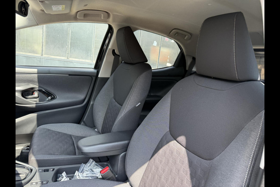 Toyota Yaris 1.5 Hybrid Dynamic Luxury | Stoelverwarming | Camera | Lichtmetalen velgen |