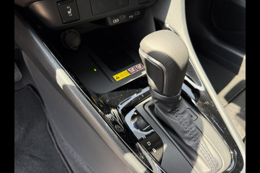 Toyota Yaris 1.5 Hybrid Dynamic Luxury | Stoelverwarming | Camera | Lichtmetalen velgen |