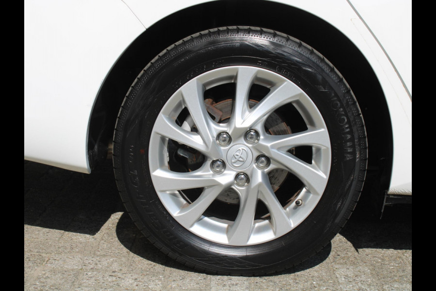 Toyota Auris Touring Sports 1.8 Hybrid Dynamic Go | NAVIGATIE | ACHTERUITRIJCAMERA |