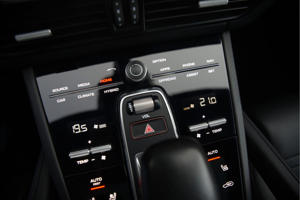 Porsche Cayenne 3.0 E-Hybrid | Sport Chrono | Panoramadak | Bose | Luchtvering | Stoelkoeling | Stoelverwarming | Memory Seats | PDLS | PASM | Camera | Volledig Leder | NAP | Elek. Achterklep | Navigatie | Trekhaak | Sof