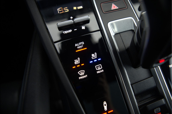 Porsche Cayenne 3.0 E-Hybrid | Sport Chrono | Panoramadak | Bose | Luchtvering | Stoelkoeling | Stoelverwarming | Memory Seats | PDLS | PASM | Camera | Volledig Leder | NAP | Elek. Achterklep | Navigatie | Trekhaak | Sof