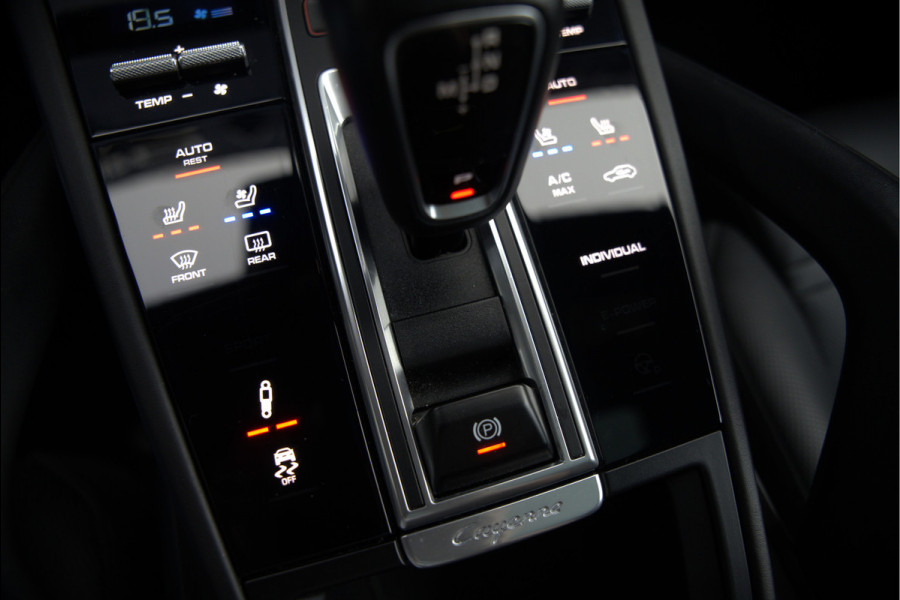 Porsche Cayenne 3.0 E-Hybrid | Sport Chrono | Panoramadak | Bose | Luchtvering | Stoelkoeling | Stoelverwarming | Memory Seats | PDLS | PASM | Camera | Volledig Leder | NAP | Elek. Achterklep | Navigatie | Trekhaak | Sof
