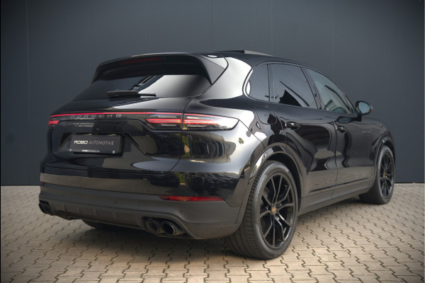 Porsche Cayenne 3.0 E-Hybrid | Sport Chrono | Panoramadak | Bose | Luchtvering | Stoelkoeling | Stoelverwarming | Memory Seats | PDLS | PASM | Camera | Volledig Leder | NAP | Elek. Achterklep | Navigatie | Trekhaak | Sof
