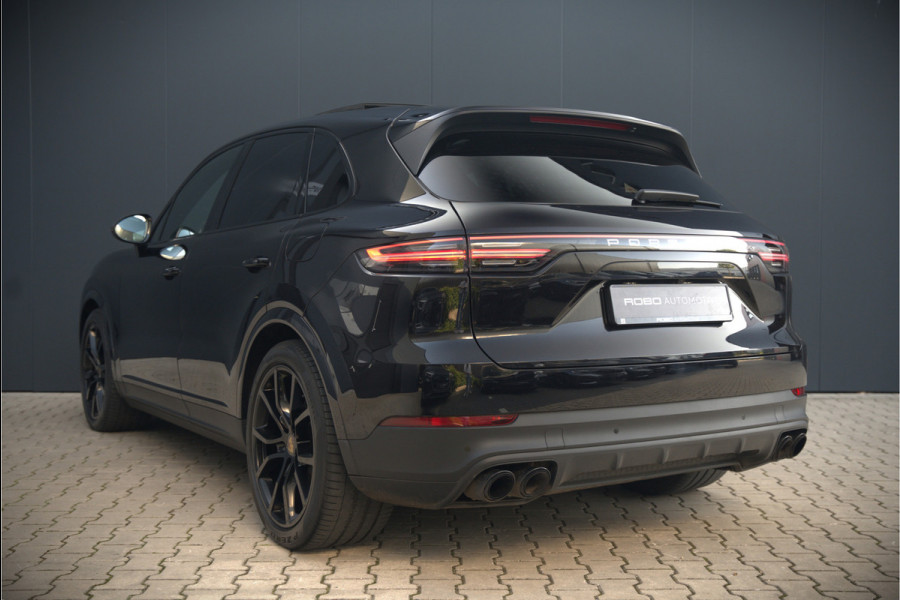 Porsche Cayenne 3.0 E-Hybrid | Sport Chrono | Panoramadak | Bose | Luchtvering | Stoelkoeling | Stoelverwarming | Memory Seats | PDLS | PASM | Camera | Volledig Leder | NAP | Elek. Achterklep | Navigatie | Trekhaak | Sof
