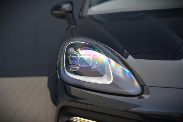 Porsche Cayenne 3.0 E-Hybrid | Sport Chrono | Panoramadak | Bose | Luchtvering | Stoelkoeling | Stoelverwarming | Memory Seats | PDLS | PASM | Camera | Volledig Leder | NAP | Elek. Achterklep | Navigatie | Trekhaak | Sof