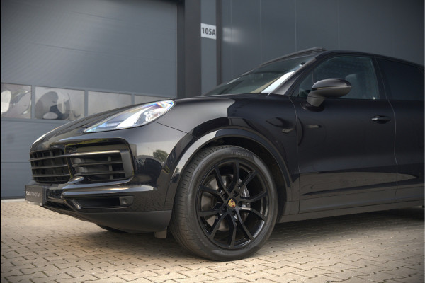 Porsche Cayenne 3.0 E-Hybrid | Sport Chrono | Panoramadak | Bose | Luchtvering | Stoelkoeling | Stoelverwarming | Memory Seats | PDLS | PASM | Camera | Volledig Leder | NAP | Elek. Achterklep | Navigatie | Trekhaak | Sof