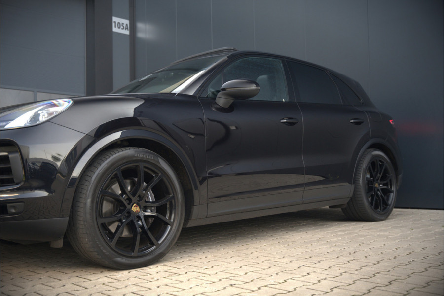 Porsche Cayenne 3.0 E-Hybrid | Sport Chrono | Panoramadak | Bose | Luchtvering | Stoelkoeling | Stoelverwarming | Memory Seats | PDLS | PASM | Camera | Volledig Leder | NAP | Elek. Achterklep | Navigatie | Trekhaak | Sof