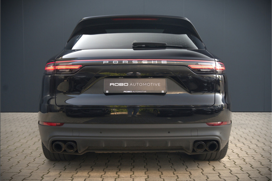 Porsche Cayenne 3.0 E-Hybrid | Sport Chrono | Panoramadak | Bose | Luchtvering | Stoelkoeling | Stoelverwarming | Memory Seats | PDLS | PASM | Camera | Volledig Leder | NAP | Elek. Achterklep | Navigatie | Trekhaak | Sof
