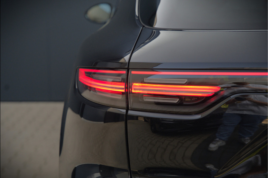 Porsche Cayenne 3.0 E-Hybrid | Sport Chrono | Panoramadak | Bose | Luchtvering | Stoelkoeling | Stoelverwarming | Memory Seats | PDLS | PASM | Camera | Volledig Leder | NAP | Elek. Achterklep | Navigatie | Trekhaak | Sof