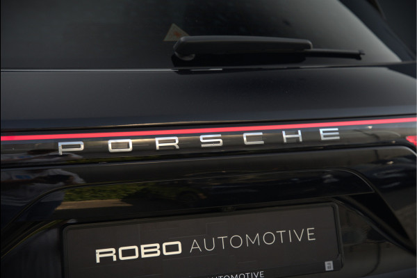 Porsche Cayenne 3.0 E-Hybrid | Sport Chrono | Panoramadak | Bose | Luchtvering | Stoelkoeling | Stoelverwarming | Memory Seats | PDLS | PASM | Camera | Volledig Leder | NAP | Elek. Achterklep | Navigatie | Trekhaak | Sof