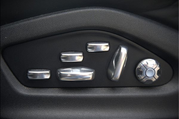 Porsche Cayenne 3.0 E-Hybrid | Sport Chrono | Panoramadak | Bose | Luchtvering | Stoelkoeling | Stoelverwarming | Memory Seats | PDLS | PASM | Camera | Volledig Leder | NAP | Elek. Achterklep | Navigatie | Trekhaak | Sof