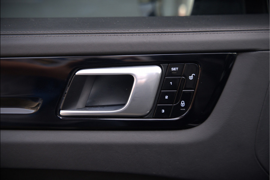 Porsche Cayenne 3.0 E-Hybrid | Sport Chrono | Panoramadak | Bose | Luchtvering | Stoelkoeling | Stoelverwarming | Memory Seats | PDLS | PASM | Camera | Volledig Leder | NAP | Elek. Achterklep | Navigatie | Trekhaak | Sof