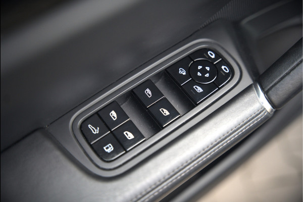Porsche Cayenne 3.0 E-Hybrid | Sport Chrono | Panoramadak | Bose | Luchtvering | Stoelkoeling | Stoelverwarming | Memory Seats | PDLS | PASM | Camera | Volledig Leder | NAP | Elek. Achterklep | Navigatie | Trekhaak | Sof