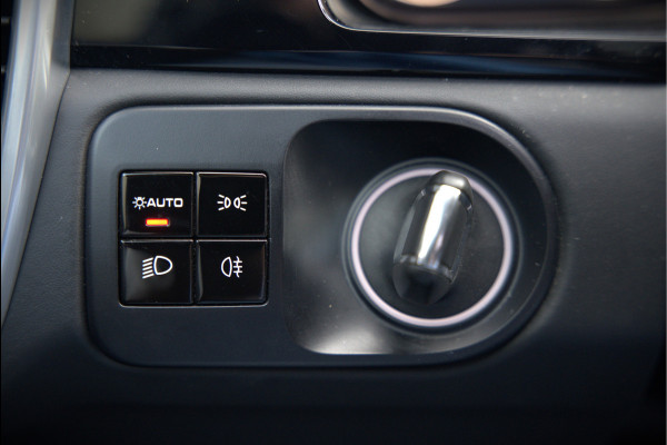 Porsche Cayenne 3.0 E-Hybrid | Sport Chrono | Panoramadak | Bose | Luchtvering | Stoelkoeling | Stoelverwarming | Memory Seats | PDLS | PASM | Camera | Volledig Leder | NAP | Elek. Achterklep | Navigatie | Trekhaak | Sof