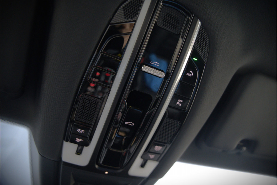 Porsche Cayenne 3.0 E-Hybrid | Sport Chrono | Panoramadak | Bose | Luchtvering | Stoelkoeling | Stoelverwarming | Memory Seats | PDLS | PASM | Camera | Volledig Leder | NAP | Elek. Achterklep | Navigatie | Trekhaak | Sof