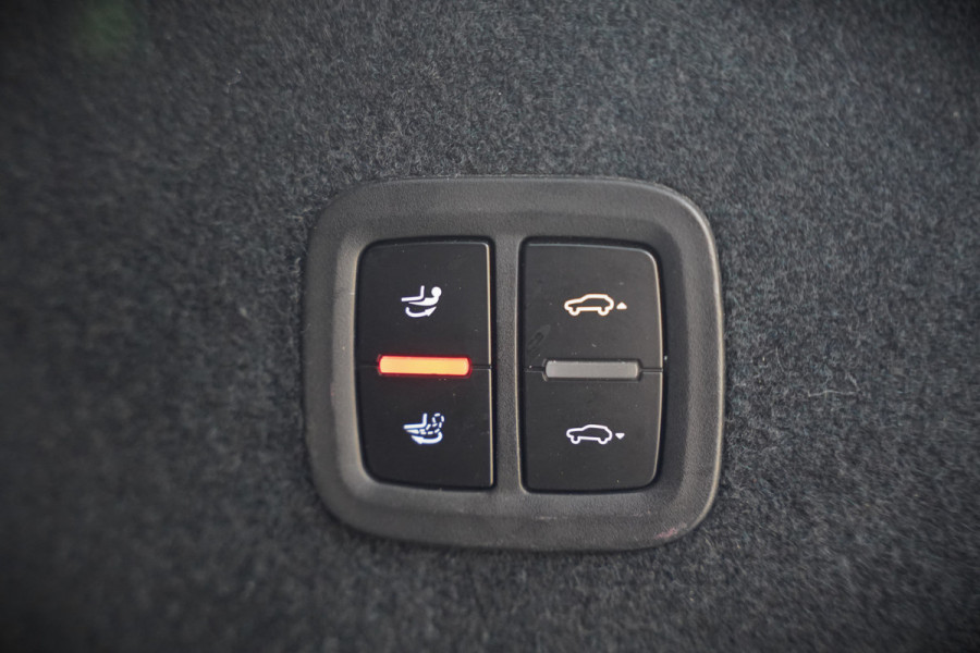 Porsche Cayenne 3.0 E-Hybrid | Sport Chrono | Panoramadak | Bose | Luchtvering | Stoelkoeling | Stoelverwarming | Memory Seats | PDLS | PASM | Camera | Volledig Leder | NAP | Elek. Achterklep | Navigatie | Trekhaak | Sof