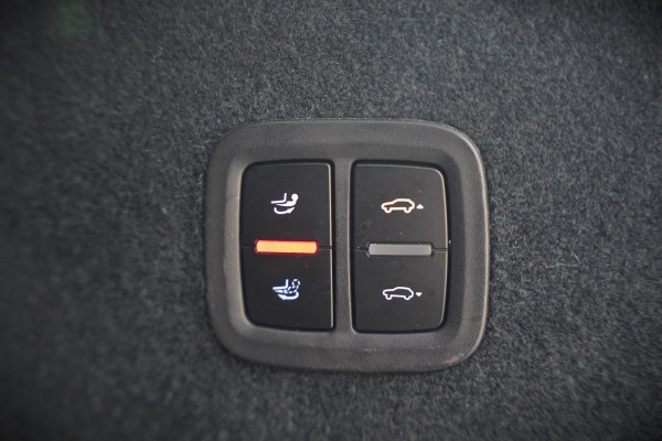 Porsche Cayenne 3.0 E-Hybrid | Sport Chrono | Panoramadak | Bose | Luchtvering | Stoelkoeling | Stoelverwarming | Memory Seats | PDLS | PASM | Camera | Volledig Leder | NAP | Elek. Achterklep | Navigatie | Trekhaak | Sof