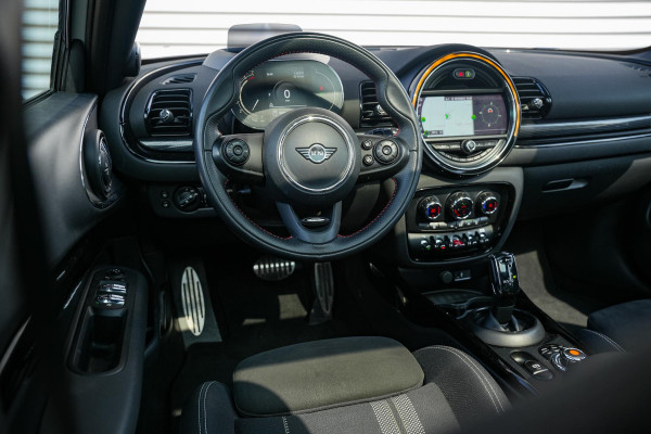 MINI Clubman 1.5 Cooper JCW Panoramadak Harman Kardon Navigatie DAB+ PDC LED