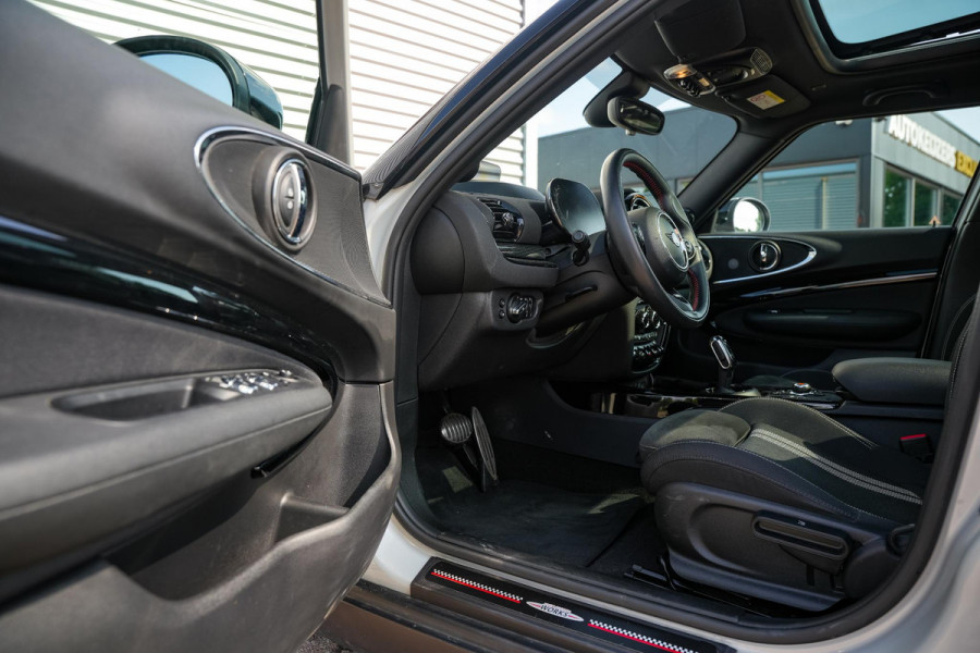 MINI Clubman 1.5 Cooper JCW Panoramadak Harman Kardon Navigatie DAB+ PDC LED