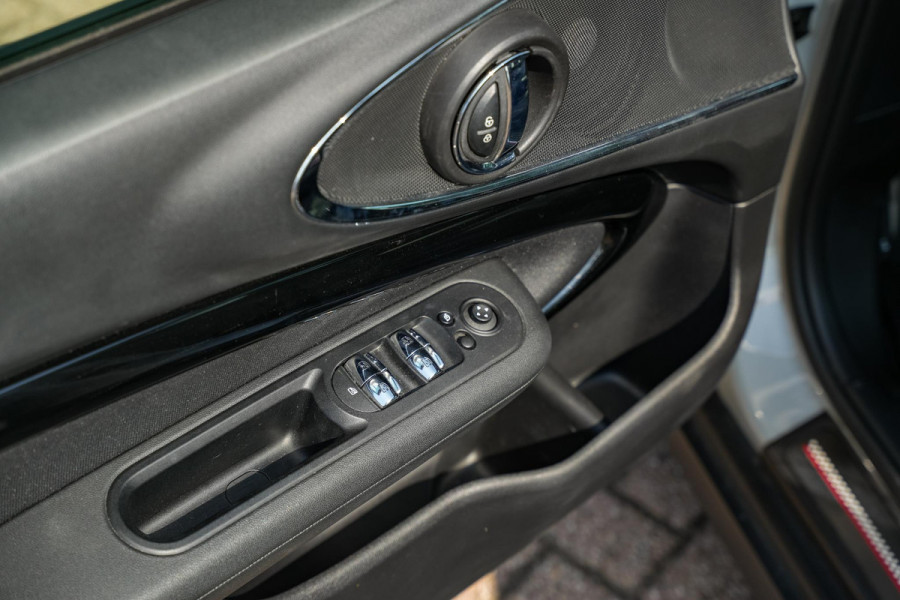 MINI Clubman 1.5 Cooper JCW Panoramadak Harman Kardon Navigatie DAB+ PDC LED
