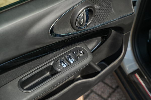 MINI Clubman 1.5 Cooper JCW Panoramadak Harman Kardon Navigatie DAB+ PDC LED