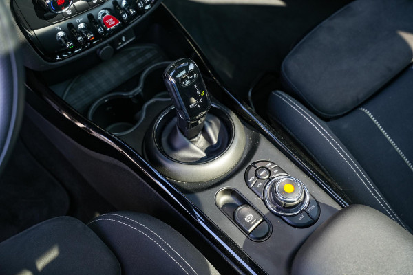 MINI Clubman 1.5 Cooper JCW Panoramadak Harman Kardon Navigatie DAB+ PDC LED