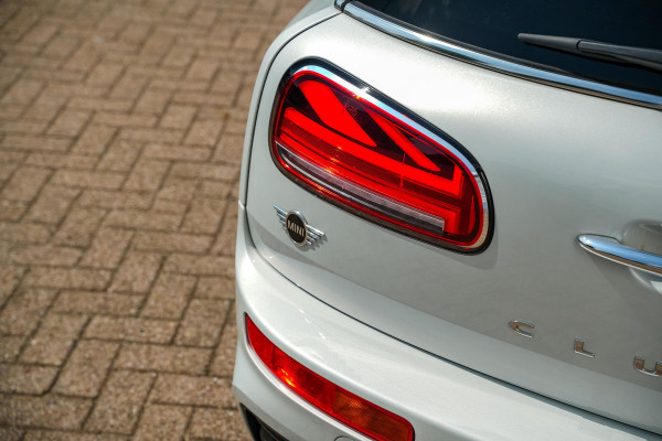 MINI Clubman 1.5 Cooper JCW Panoramadak Harman Kardon Navigatie DAB+ PDC LED