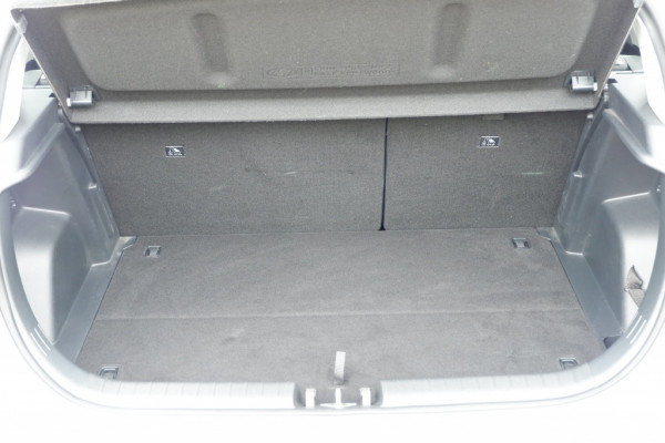 Hyundai i20 1.2i-Comfort .Stoelverw! Rijklaarprijs incl 12MND BOVAG garantie