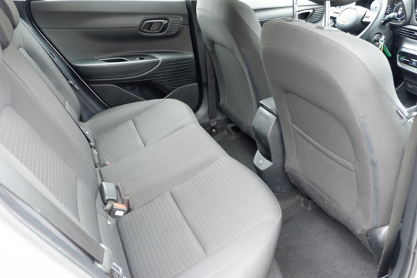 Hyundai i20 1.2i-Comfort .Stoelverw! Rijklaarprijs incl 12MND BOVAG garantie