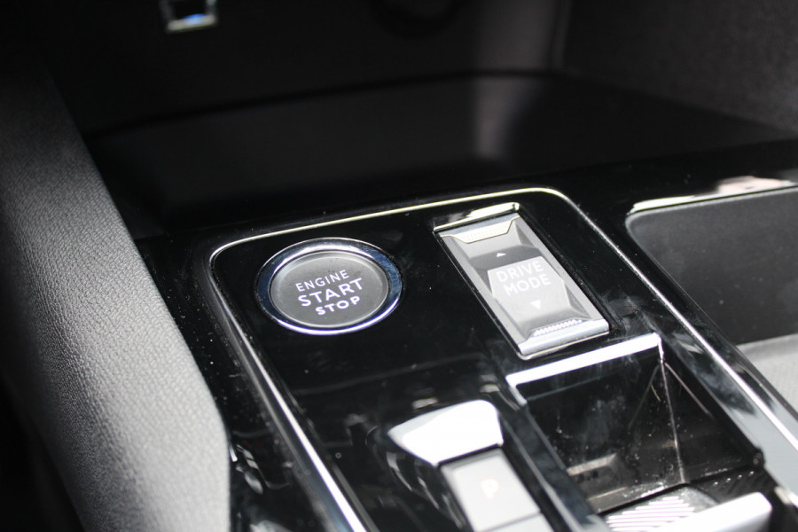 Peugeot 3008 1.6 HYbrid4 300 GT | Trekhaak | BLIS | Panoramadak | Adaptieve Cruise | Led | Navigatie